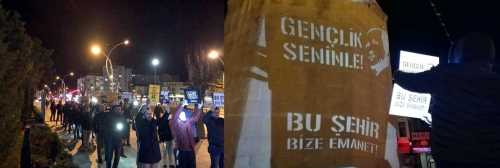 Çorum Saat Kulesi’ne "Gençlik Seninle" yazdılar