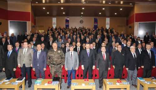 Çorum Valisi Muhtarları dinledi