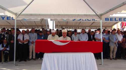 Çorumlu Şehit Astsubay Çavuş Bekir Eren Deniz son yolculuğuna gözyaşları içinde uğurlandı