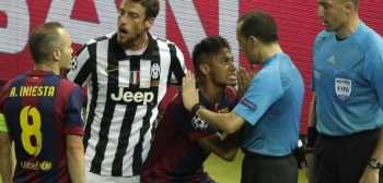 Cüneyt Çakır golü iptal etti ortalık karıştı