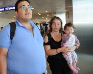 Kenenin  Isırdığını Uçakta Fark Etti