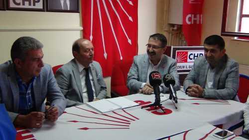 Demokrasi nöbetlerinde bir araya gelen siyasi partilerin il başkanları bu kez CHP Genel Başkanı Kemal Kılıçdaroğlu'na destek için buluştu