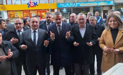 Dost Eller Yardım Pazarı’na görkemli açılış  