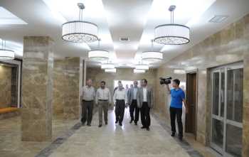 Ekrem Erdem, Akşemsettin Cami’deki çalışmaları inceledi