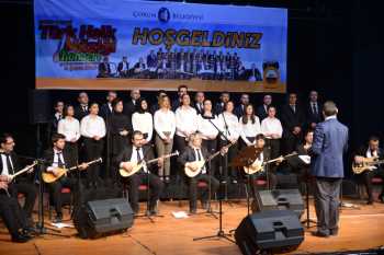 EMEKLİLER HALK MÜZİĞİ İLE COŞTULAR