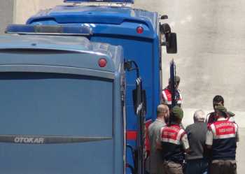 Eşini'de Evini de Yaktı