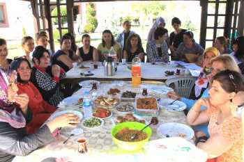 Fatma Başköy ve Hatice Külcü hanımları kursa davet etti