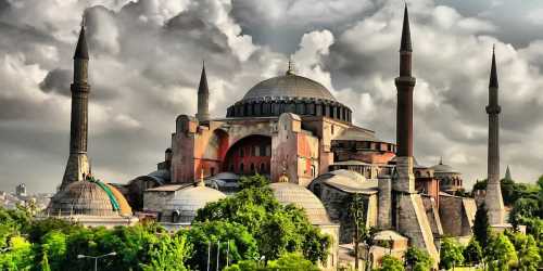 Fethin sembolü Ayasofya ibadete açılsın