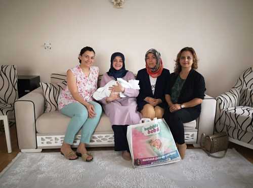 Feyza Aşgın’dan hoş geldin bebek ziyareti