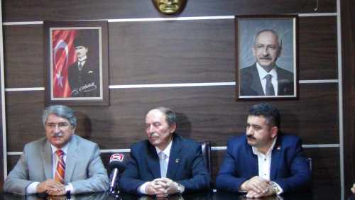 Fikri Sağlar CHP Merkez İlçe Başkanı Suludere'ye geçmiş olsun ziyaretinde bulundu  