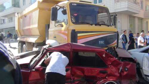 Freni Boşalan Kamyon 16 otomobili Biçti!