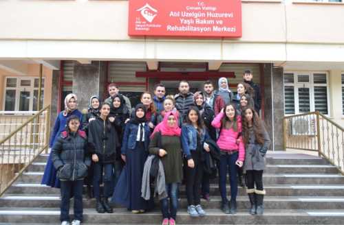 GENÇLERDEN HUZUREVİ ZİYARETİ