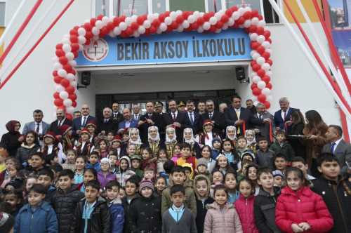 Gençlik ve Spor Bakanı 3 Okulun açılışını yaptı