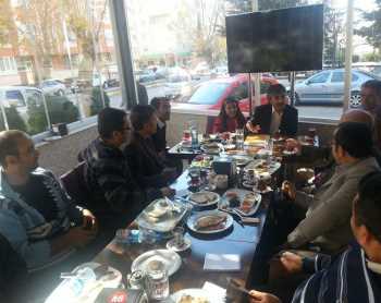 HAŞİM AHLATÇI KAHVALTILI BASIN TOPLANTISI YAPIYOR