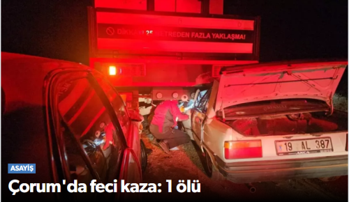 İki Otomobil Park Halindeki Vince Çarptı