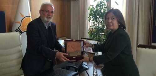 İlksen Ceritoğlu Kurt,Mustafa Elitaşı Kadeş Sempozyumuna Davet etti