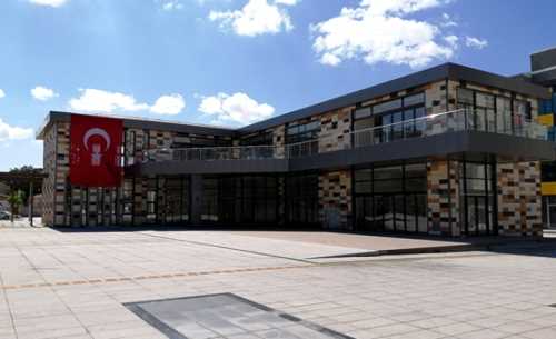 Kadeş Meydanı’ndaki binaya alıcı çıkmadı 