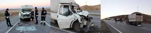 Kamyonet Kamyona Arkadan Çarptı