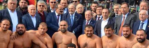 KARGI GÜREŞLERINDE  BAŞPEHLIVAN RECEP KARA