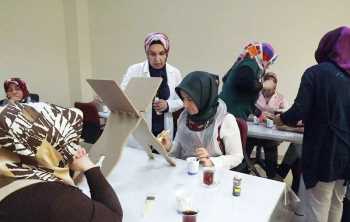KKSM Buhara Kültür Merkezi’nde ahşap boyama etkinliği