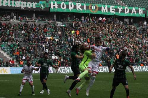 Kocaelispor 0 - 0 Yeni Çorumspor 