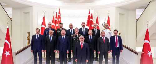 KUVVET KOMUTANLARI DEĞİŞTİ İDDİASI