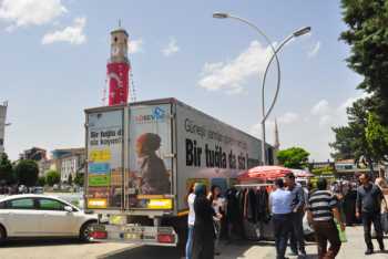 LÖSEV yardım dağıtan “İyilikler TIR’ı” Çorum’da