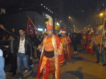 MHP KARANLIKTAN AYDINLIĞA YÜRÜYORUZ YÜRÜYÜŞÜ