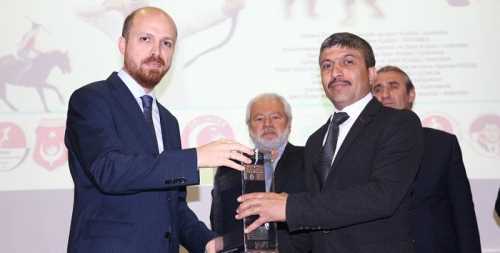 MUSTAFA YÜKSEL’E BİLAL ERDOĞAN’DAN PLAKET