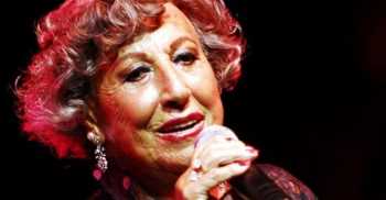 Müzeyyen Senar hastaneye kaldırıldı