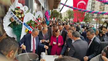 NACİ AĞBAL ÇORUM'DA AŞURE DAĞITTI