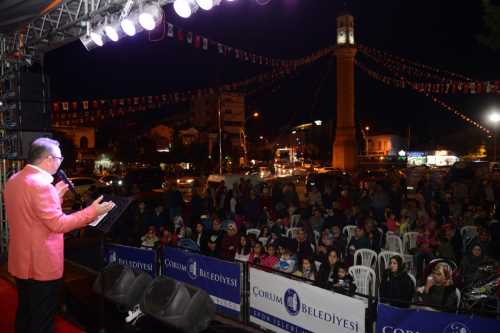 Niyazi Gedik, şiirleriyle geceye renk kattı