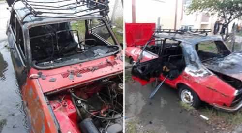 Otomobil park halindeyken alev topuna döndü