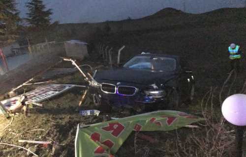 Otomobil şarampole uçtu 2 yaralı