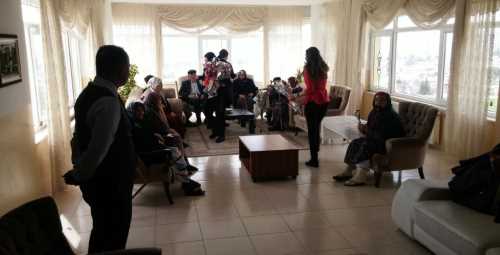 Özel Hastane Yaşlıları unutmadılar