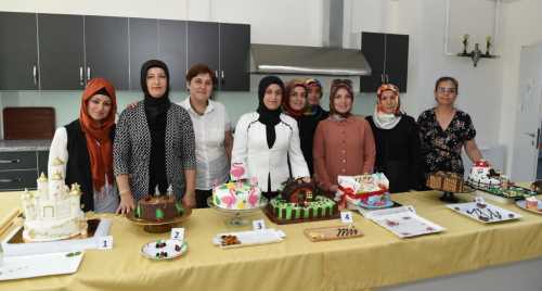 Pastacılık bölümü öğrencileri hünerlerini sergiledi