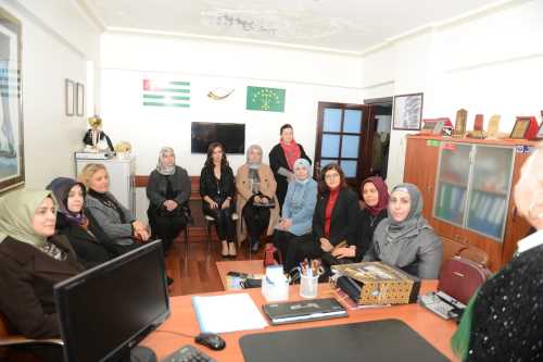 Protokol Eşleri’nden Kafkas Derneği’ne ziyaret