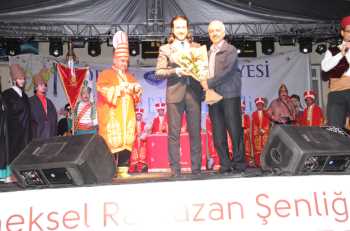 Ramazan Sokağı’nda Kasım Alper Özdemir’den Mevlana şiirleri