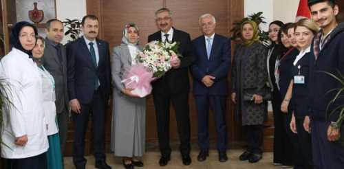SAĞLIK ÇALIŞANLARI VALİ NECMEDDİN KILIÇ’I ZİYARET ETTİLER