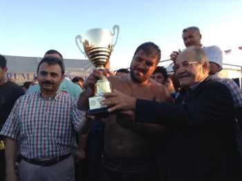 SALİM USLU BU GÜN  ERMEYDANI' NA İNDİ