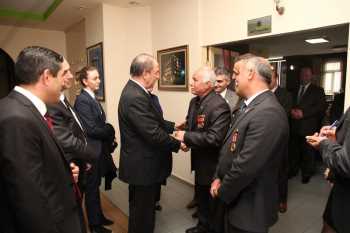 ŞEHİT BABASI VALİ AHMET KARA'DAN ÖZÜR DİLEDİ