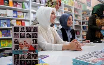 SÖNMEZIŞIK KARDEŞLER ÇORUM'DA KİTAP SEVERLERLE BULUŞTU