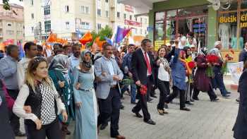SUNGURLU'DA  AK PARTİ’NİN SEVGİ YÜRÜYÜŞÜ 