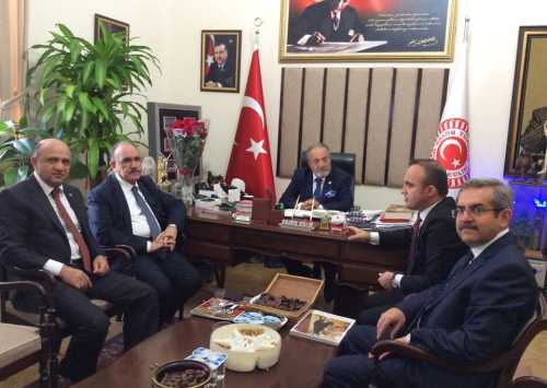 Taziyeleri kabul eden Uslu başarılı çalışmalarına kaldığı yerden devam etmek üzere meclisteki yerini aldı.