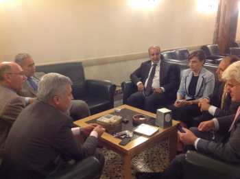 TBMM'DE MİLLETVEKİLLERİNE LEBLEBİ İKRAM EDİLDİ