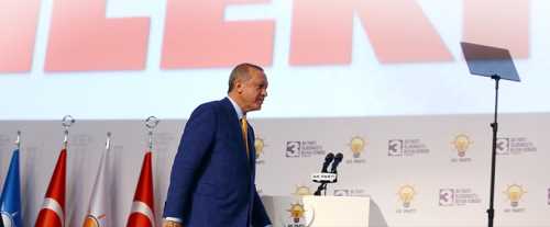 Teşkilatlar başta olmak üzere AK Partili belediye başkanlarına neşter