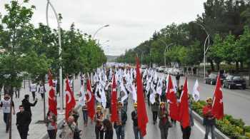 TGB'Lİ GENÇLER SOMAY'A DEĞİL ÇANKAYA'YA YÜRÜDÜLER