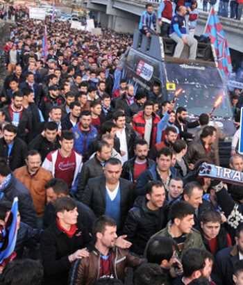 Trabzonspor taraftarı haksızlığa karşı yürüyor