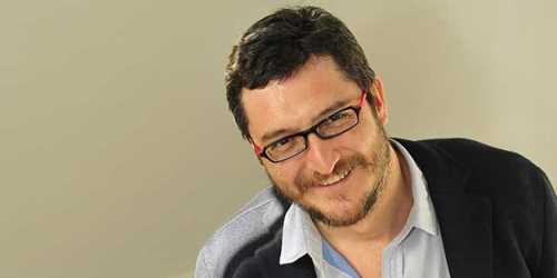 Türkiye'nin birçok üniversitesinden, attıkları imzalarla bildiriye ortak olan 'akademisyen'ler devleti katliam yapmakla itham etti..