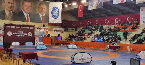 Türkiye U23 Grekoromen Güreş Şampiyonası Çorum'da başladı